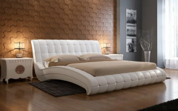Двуспальные кровати в квартире в Красноуральске